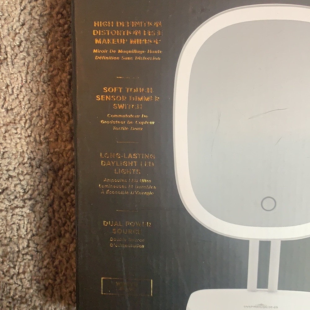 NWT Touch Highlight Led Mirror - Picture 2 of 4